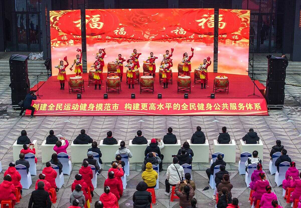 仅吸引了德